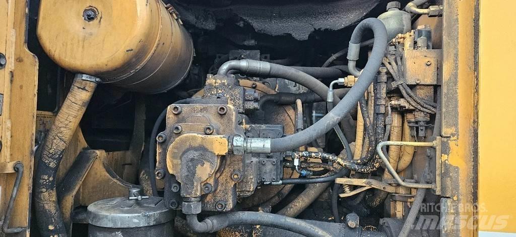 Liebherr R924 履帶式 挖土機/掘鑿機/挖掘機