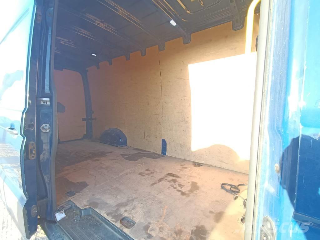 Volkswagen Crafter 廂式貨物運輸車