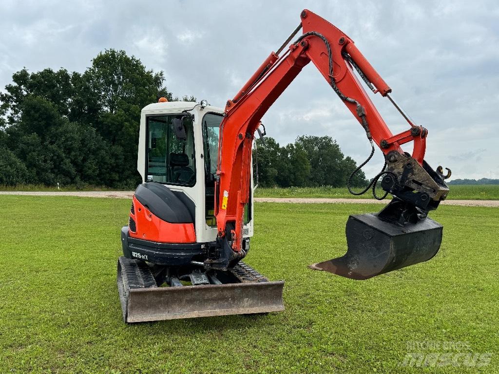 Kubota U 25-3 小型挖土機/掘鑿機<7t(小型挖掘機)