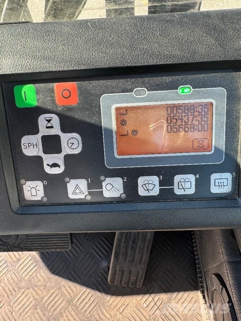 Toyota 8FBMT40 電動堆高機