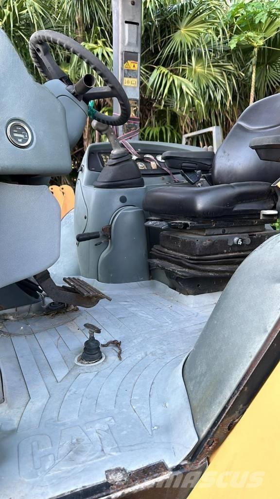 CAT 420 D IT 反鏟裝載機