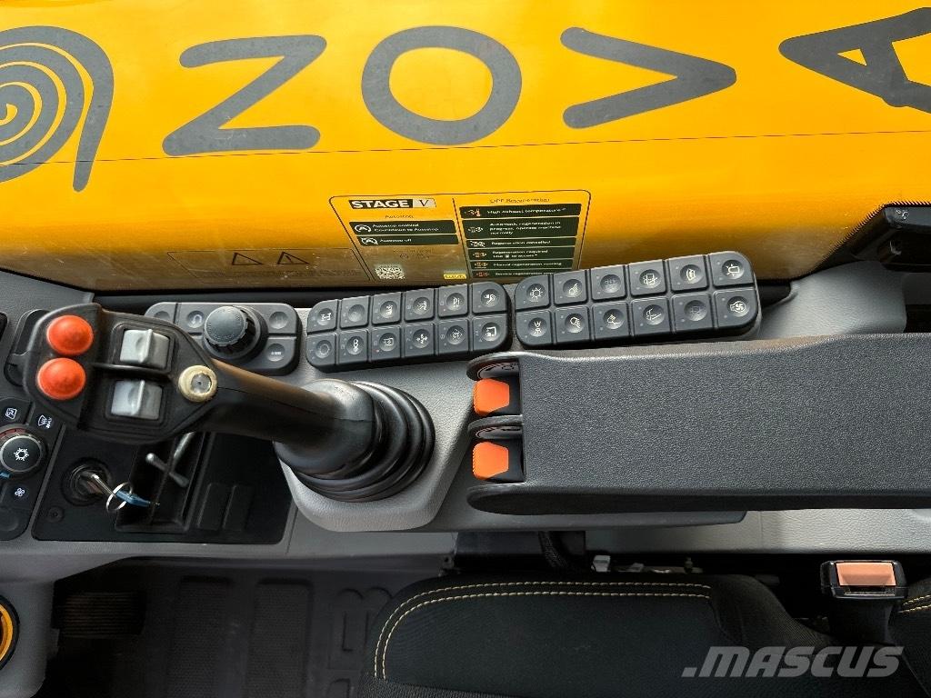JCB 560-80 AGRI XTRA 伸縮臂操作車