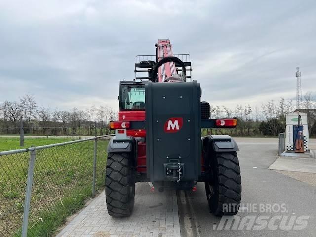 Magni HTH 16.10 伸縮臂操作車