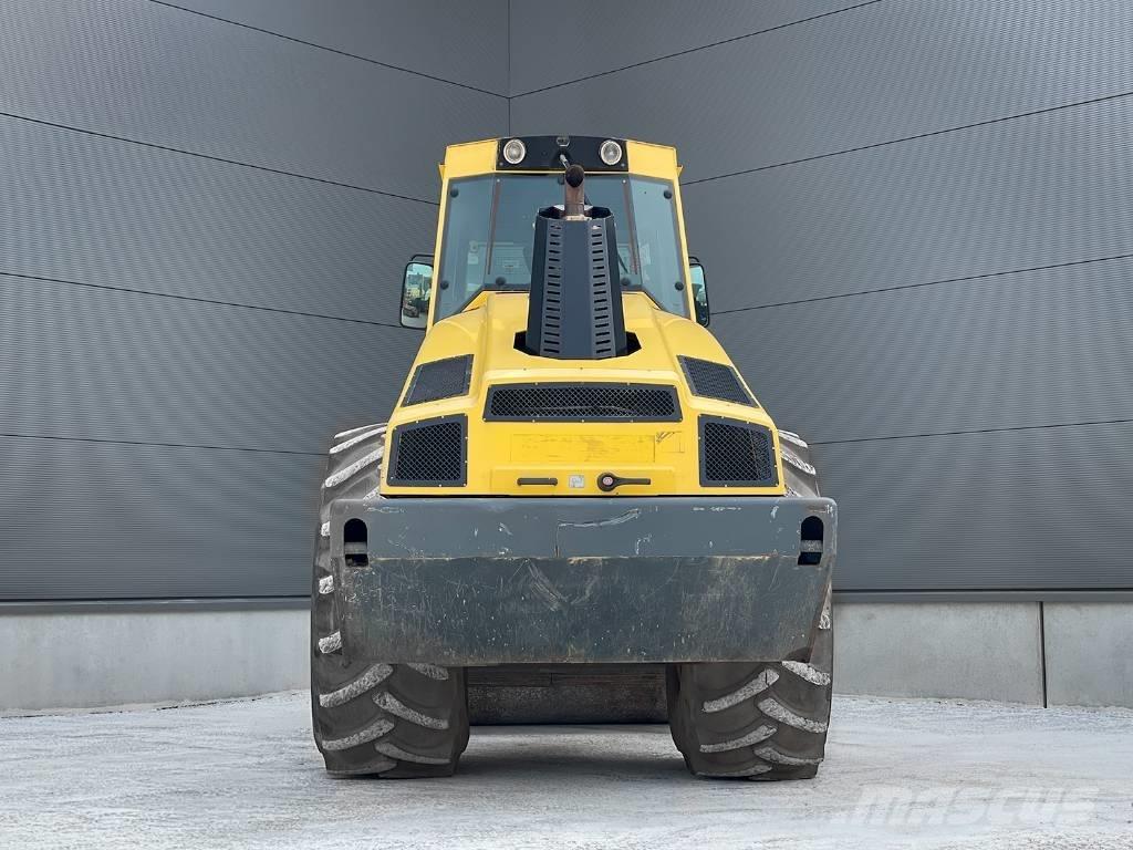 Bomag BW 216 DH-4i 單輪滾壓機