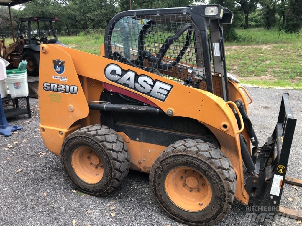 CASE SR 210 滑移轉向裝載機