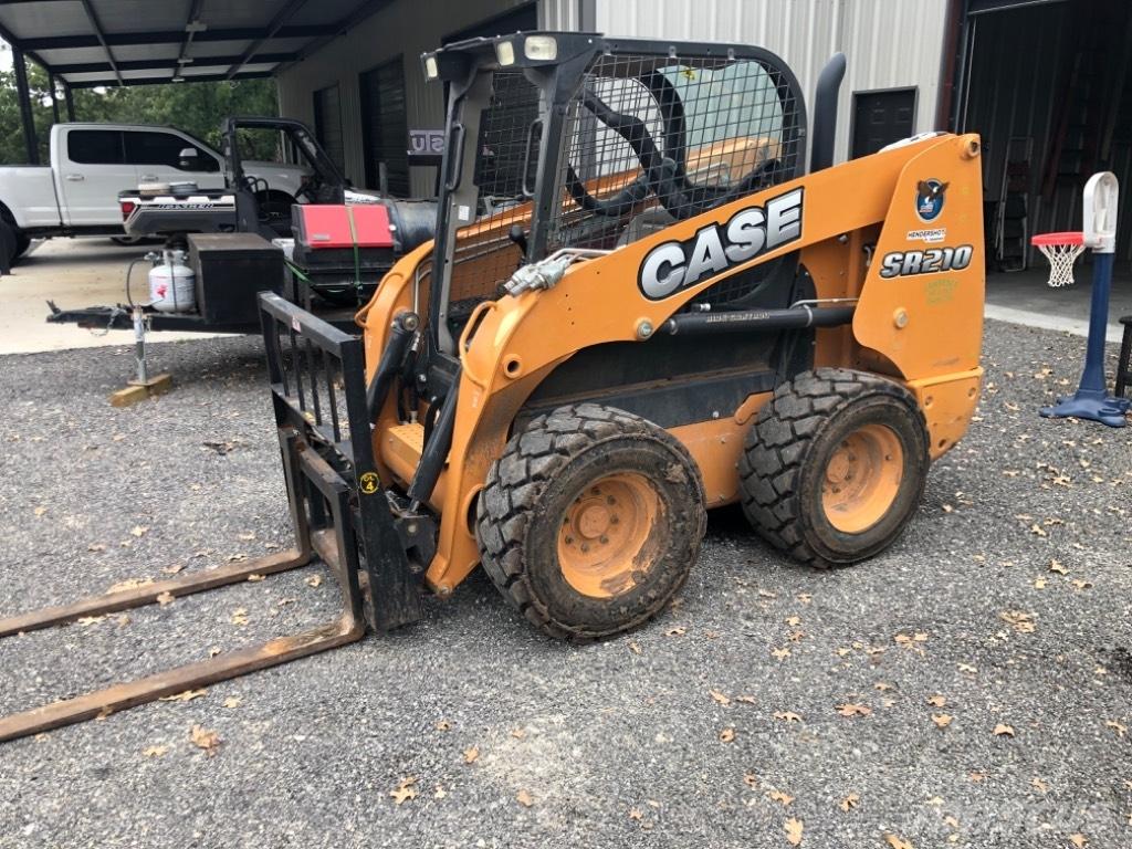 CASE SR 210 滑移轉向裝載機