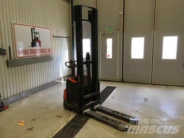 Toyota SWE 120 L 行走控制式堆積機