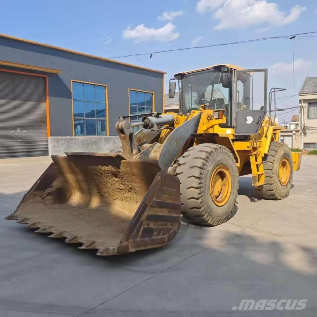 Volvo L 105 輪胎式裝載機