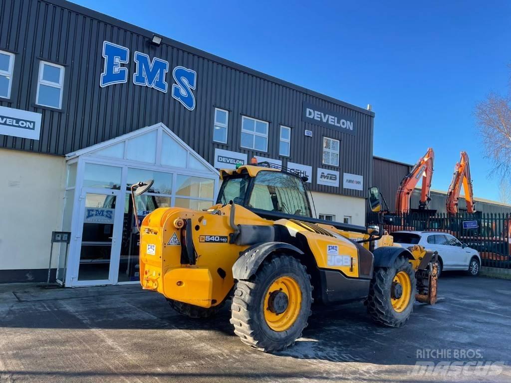JCB 540-140 伸縮臂操作車