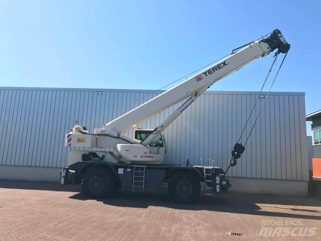 Terex 1075 越野起重機