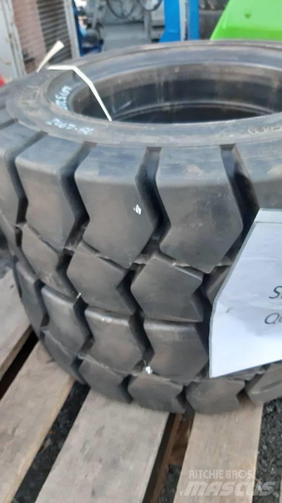 KARGOK3 18X7-8 輪胎、車輪和輪圈