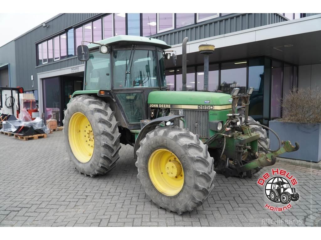 John Deere 2850 曳引機