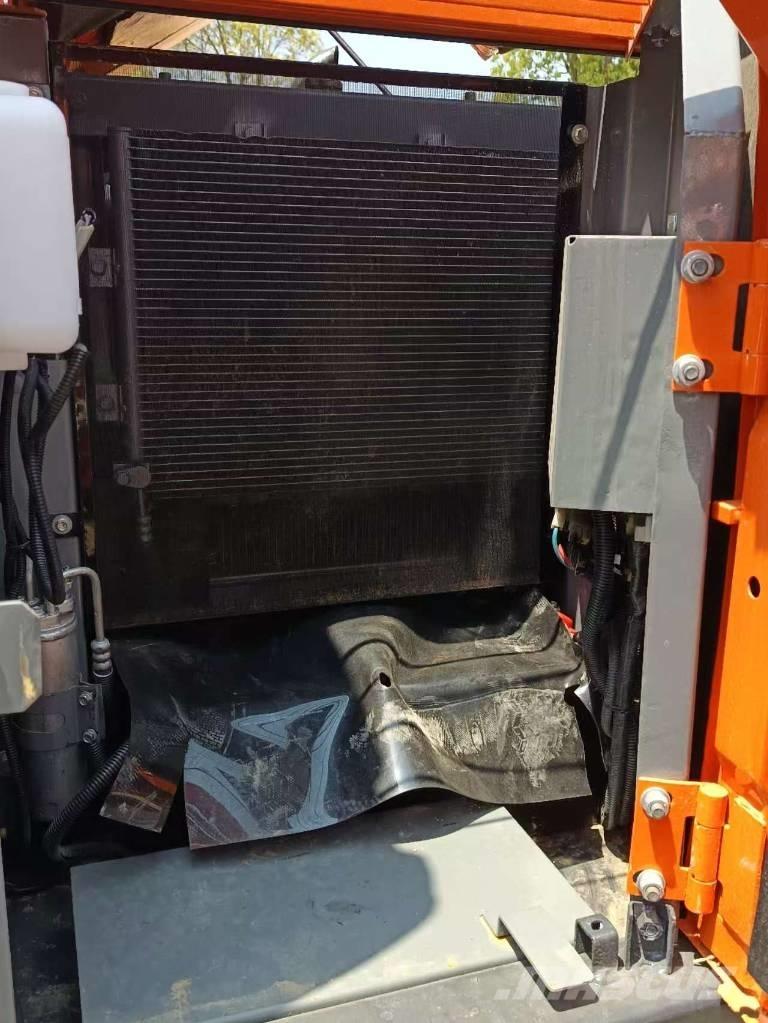 Hitachi ZX 70 中型挖土機/掘鑿機/挖掘機 7t-12t