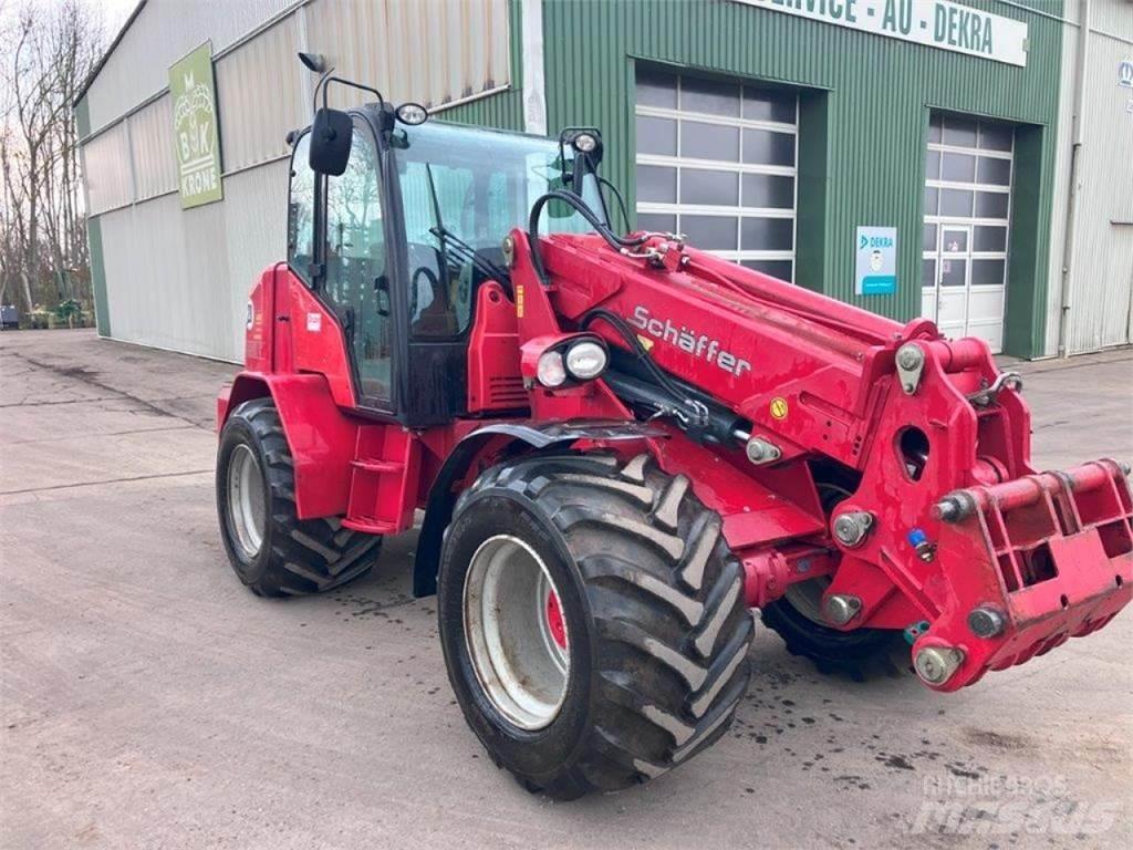 Schäffer 9330 T 農業用伸縮臂裝載機