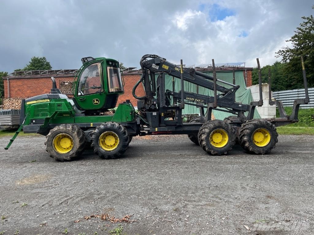 John Deere 1210 G 集運機