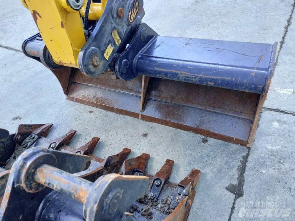 Komatsu PC26MR-5 小型挖土機/掘鑿機<7t(小型挖掘機)