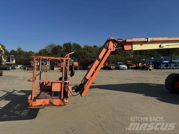 JLG 800AJ 曲臂高空作業車