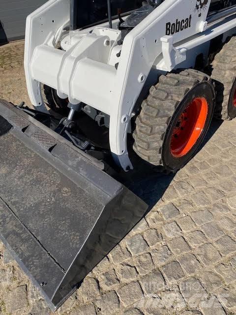 Bobcat S 130 小型裝載機