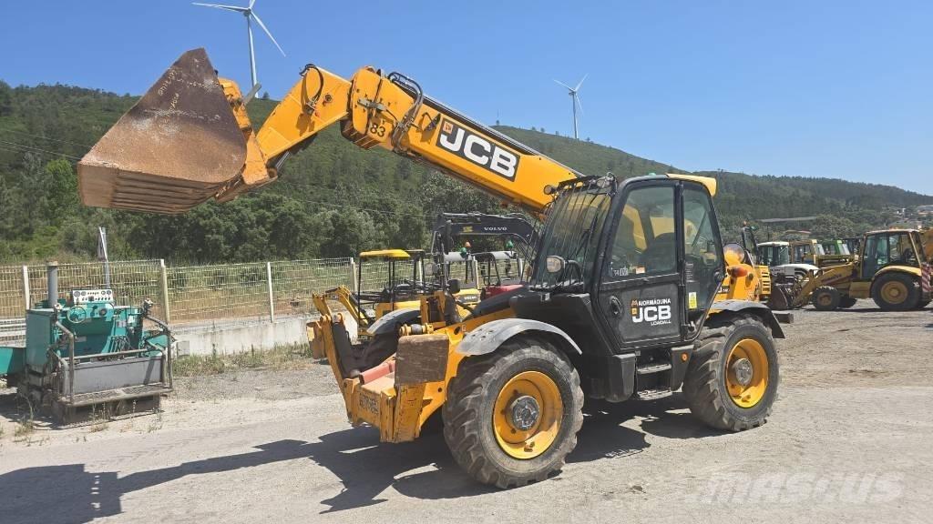 JCB 540-140 伸縮臂操作車