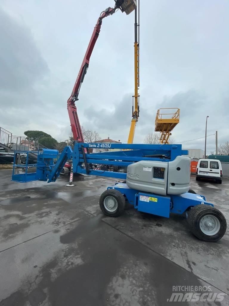 Genie Z 45/25 BI 曲臂高空作業車