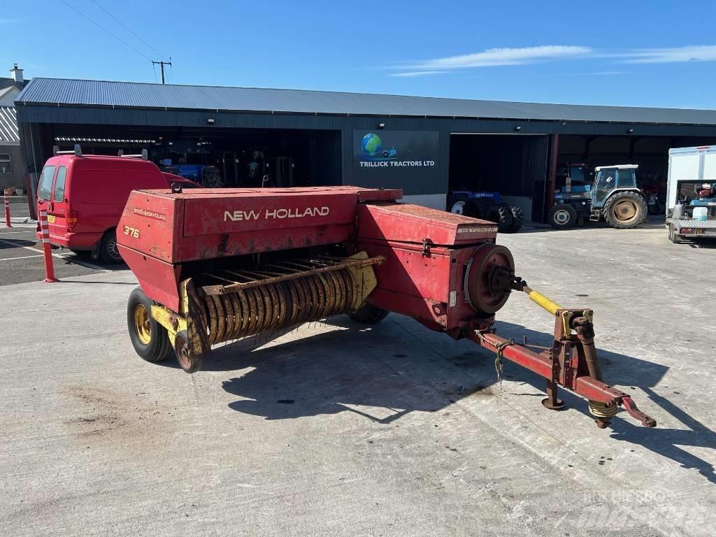 New Holland 376 方形打捆機