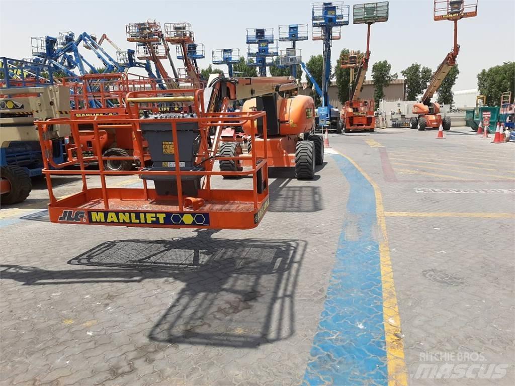 JLG 800AJ 曲臂高空作業車