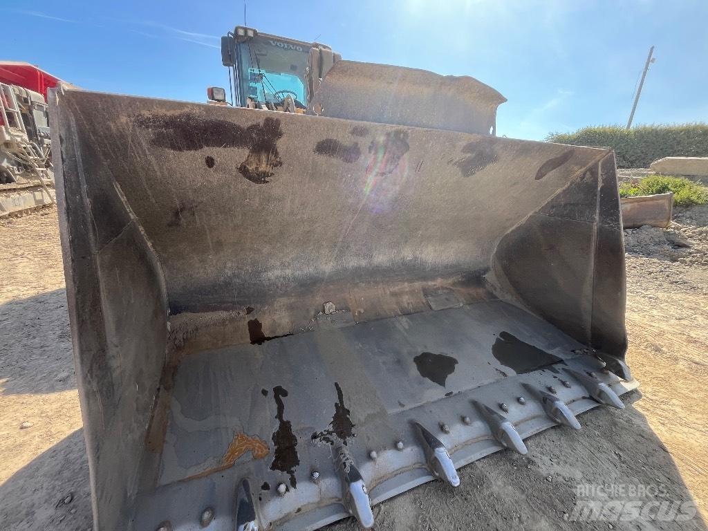 Volvo L180F 輪胎式裝載機