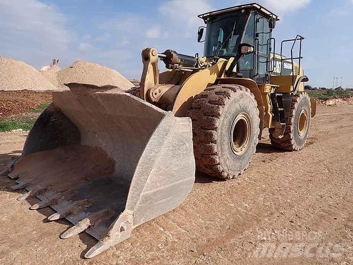 CAT 966M 輪胎式裝載機