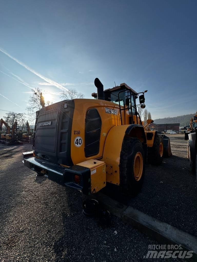 Hyundai HL 960 輪胎式裝載機