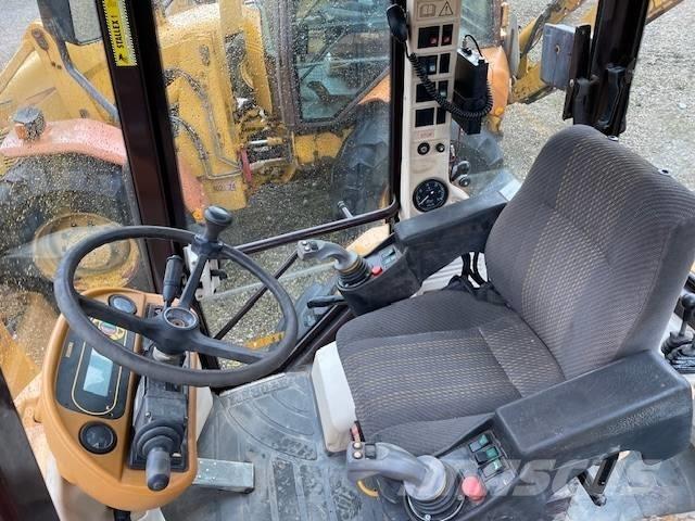 Hydrema 906B 反鏟裝載機