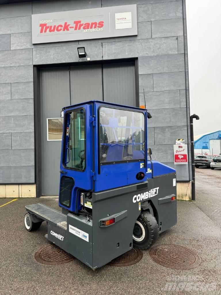 Combilift C4500ET 四向前伸式堆高機(叉車)