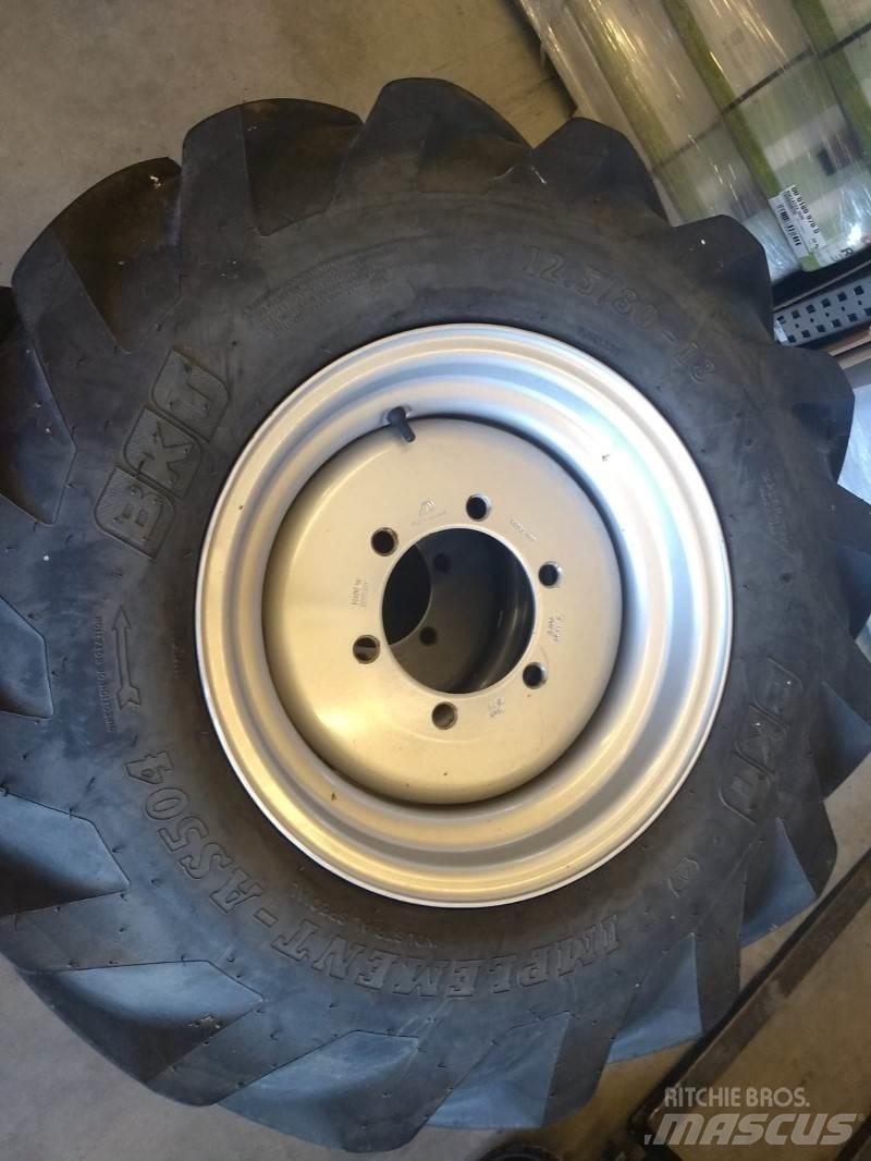BKT 12.5/80-18 其他農業機械