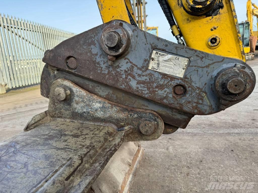 Komatsu PC80MR-5 小型挖土機/掘鑿機<7t(小型挖掘機)