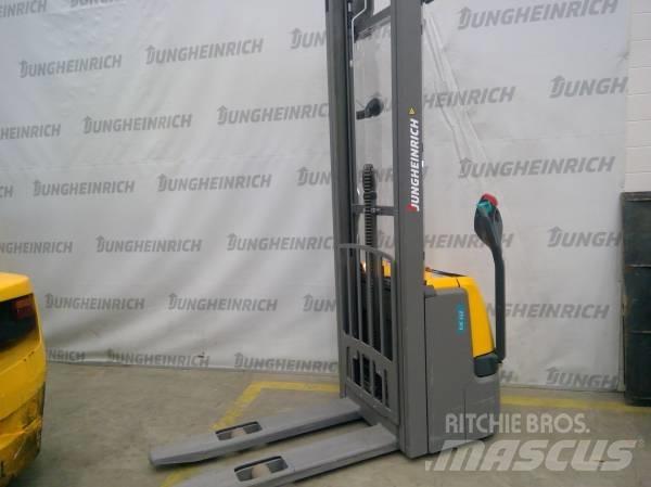 Jungheinrich EJC 112 行走控制式堆積機