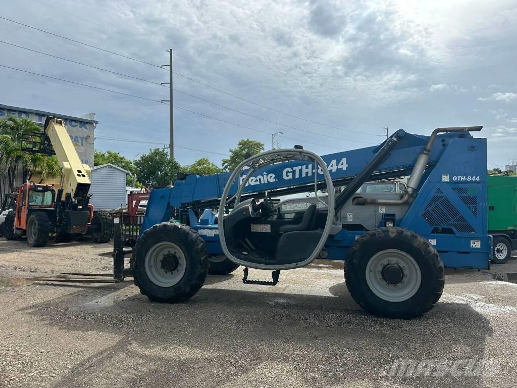 Genie GTH 844 伸縮臂操作車