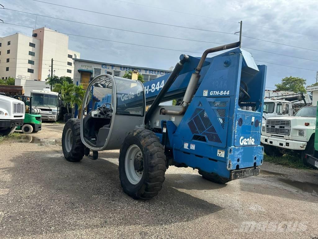 Genie GTH 844 伸縮臂操作車