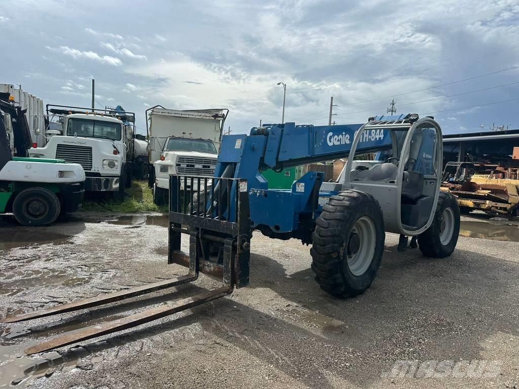 Genie GTH 844 伸縮臂操作車