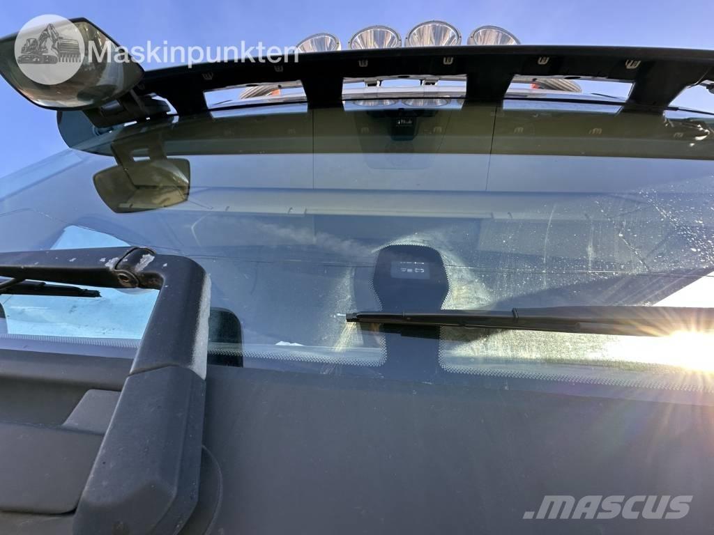 Volvo FH 6*2 吊鉤式起重車