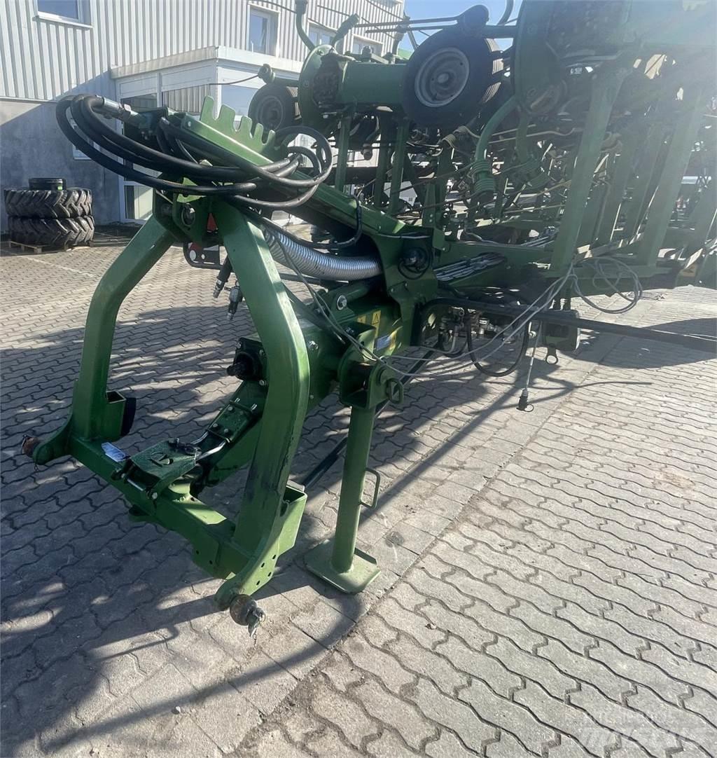 Krone KWT 2000 耙與翻草機