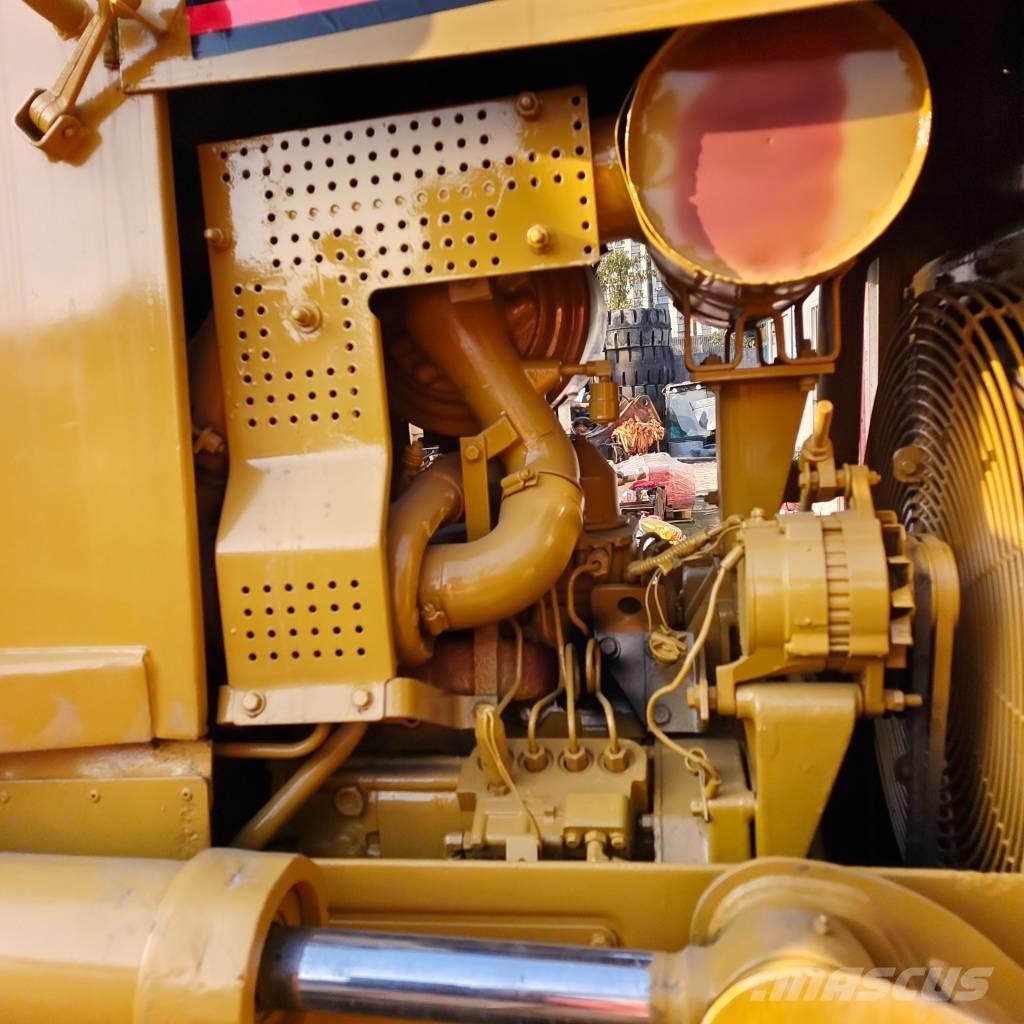 CAT D 6 M 履帶推土機