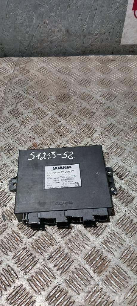 Scania R 440 PDE 電子設備