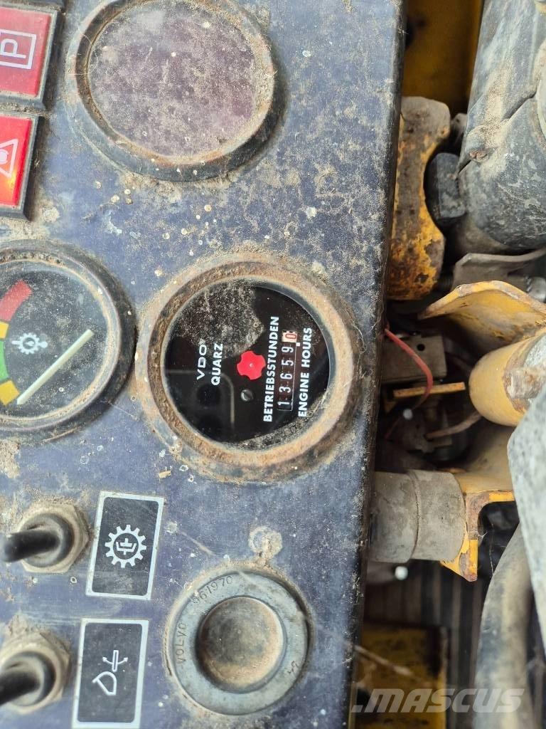 Volvo BM 4300 輪胎式裝載機