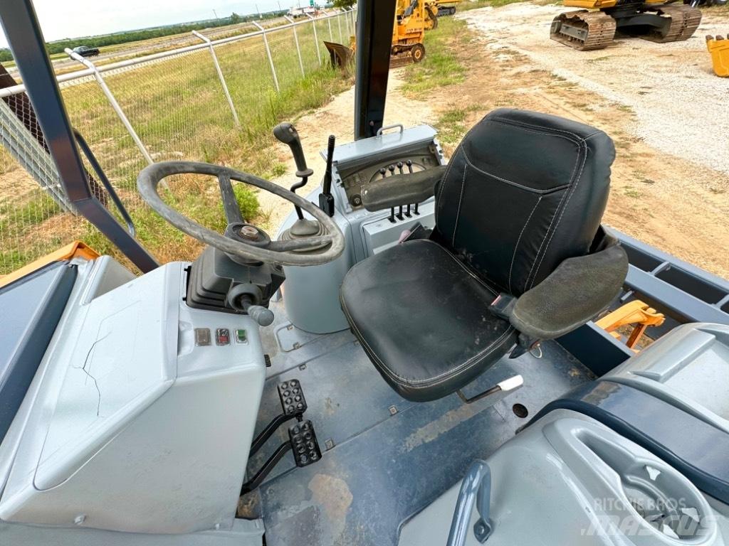 CASE 570 M XT 輪胎式裝載機