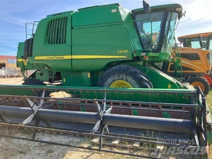 John Deere C 670 聯合收穫機