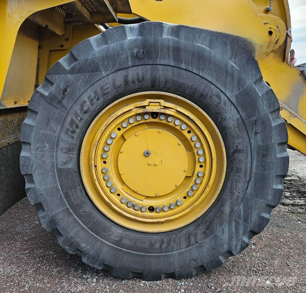 CAT 988 K 輪胎式裝載機