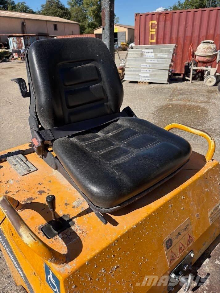 Thwaites Mach 203 側卸礦車