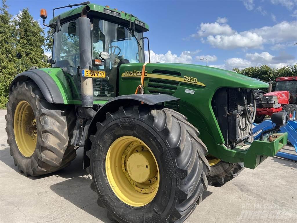 John Deere 7820 曳引機