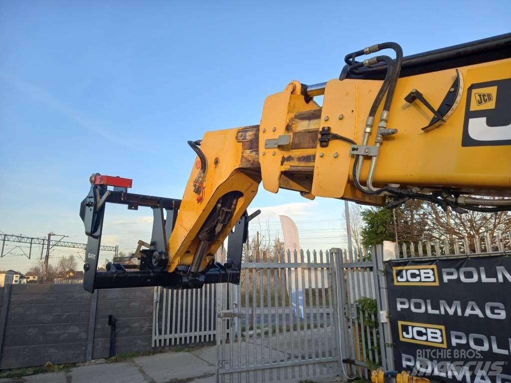 JCB 535-125 伸縮臂操作車