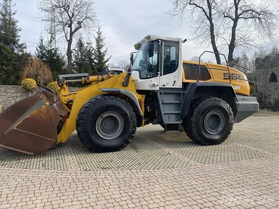 Liebherr L 566 輪胎式裝載機