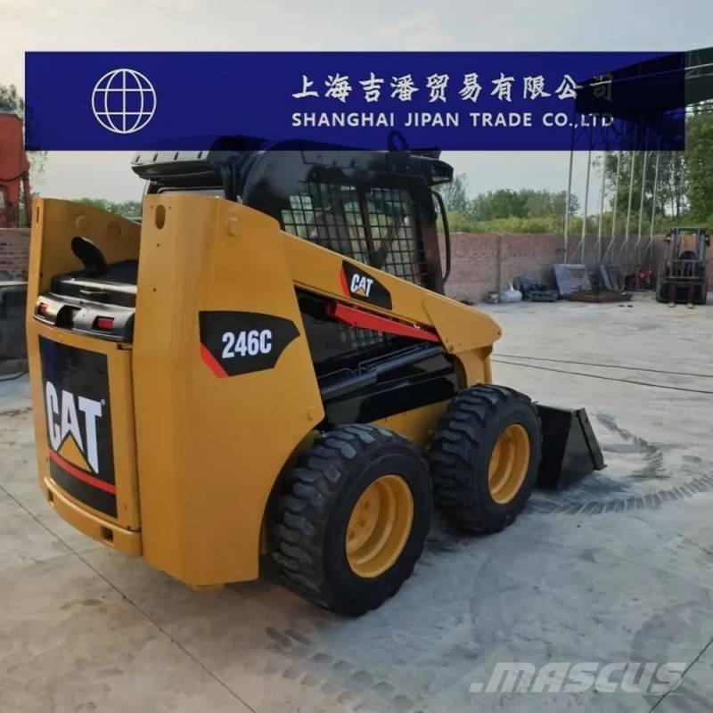 CAT 246 C 滑移轉向裝載機